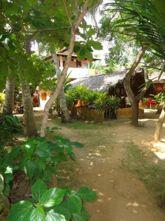 Natural Cabanas Kanattegoda Exterior foto
