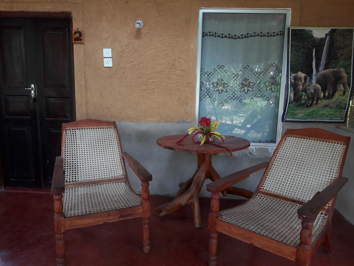 Natural Cabanas Kanattegoda Exterior foto